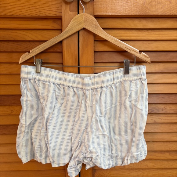 Studio Seven Tilda Shorts - Picture 2 of 4